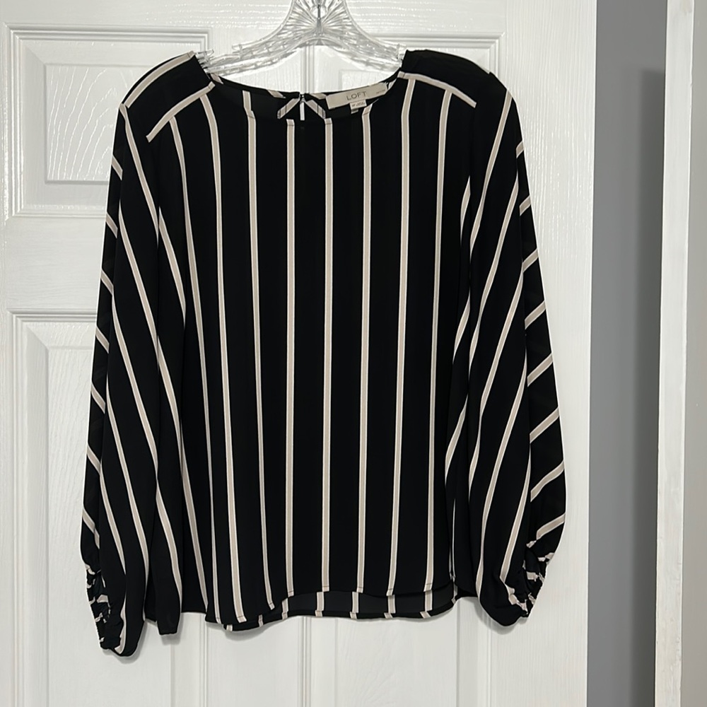 Striped lightweight LOFT blouse